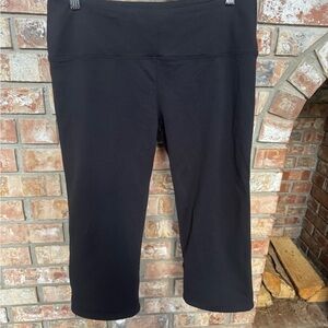 Kirkland Black Cropped Leggings Capris - Sz Large